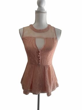 Guess Dusty Rose Lace Keyhole Peplum Camisole